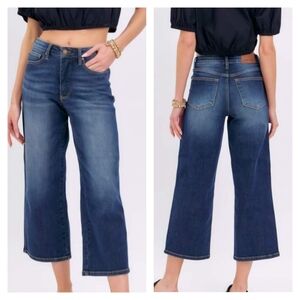 New Judy Blue Mid Rise Flare Capri